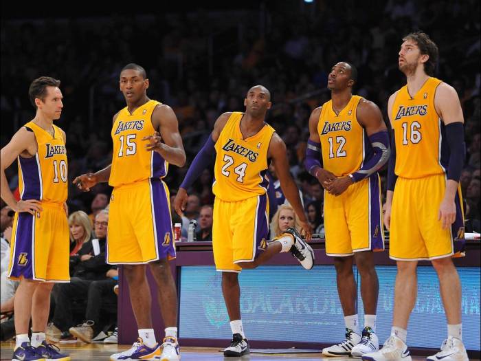 2012-10-31-lakers-4_3_rx812_c1080x810