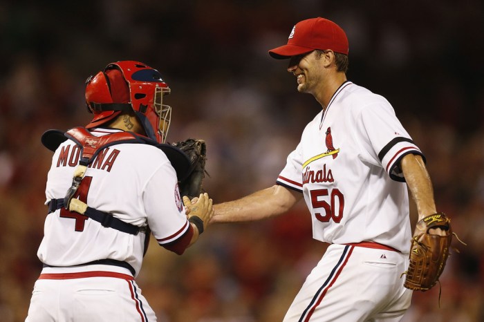 Adam+Wainwright+Yadier+Molina+Milwaukee+Brewers+G_KYXJRt6yyx