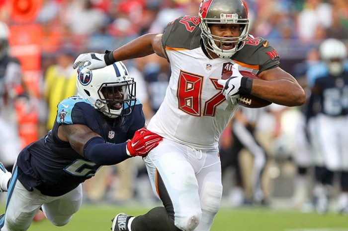 Austin Sefarian-Jenkins caught five passes for 110 yards and two touchdowns. He also made his name known to fantasy owners. (Photo By: Cliff Welch/PewterReport)