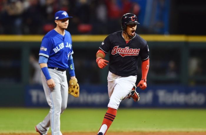 9606995-francisco-lindor-mlb-alcs-toronto-blue-jays-cleveland-indians-850x560